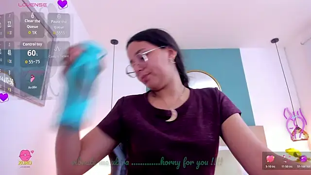 lucy blue28 online show from May 21, 1:18 pm