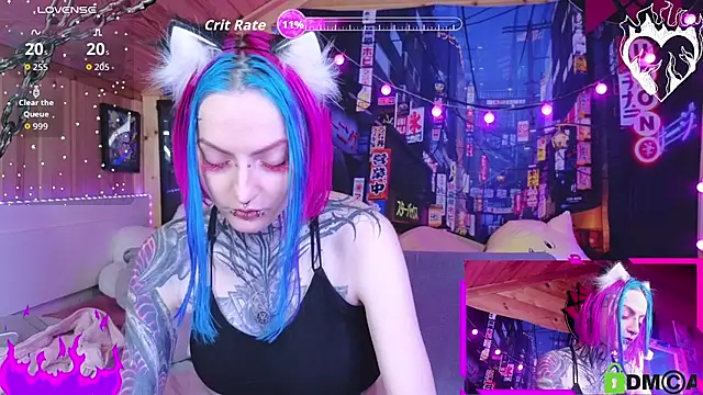 Snapshot of NekoCyber chatting on November 19, 5:29 am NekoCyber online show from November 19, 5:29 am