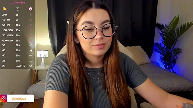 dakottaa  online show from September 22, 11:07 pm