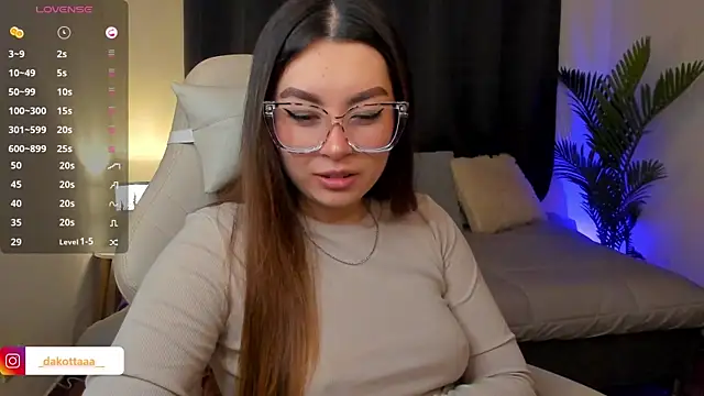 dakottaa  online show from November 27, 12:13 am