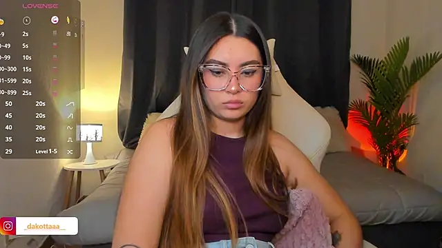 Snapshot of dakottaa_ chatting on March 18, 11:41 pm dakottaa online show from March 18, 11:41 pm