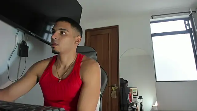 Snapshot of joss_111 chatting on December 5, 2:25 pm joss 111 online show from December 5, 2:25 pm