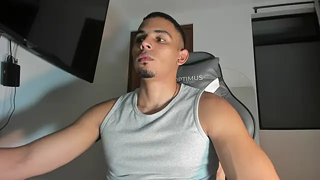 Snapshot of joss_111 chatting on December 20, 4:19 am joss 111 online show from December 20, 4:19 am