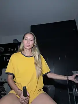 Snapshot of DanikRosse chatting on December 31, 7:10 am DanikRosse online show from December 31, 7:10 am