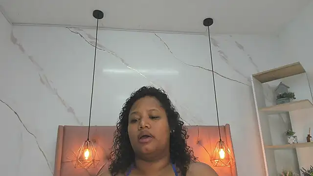 Snapshot of Belle_Brunette chatting on February 26, 11:31 am Belle Brunette online show from February 26, 11:31 am