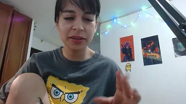 Snapshot of shy_katy_ chatting on February 17, 9:32 pm shy katy online show from February 17, 9:32 pm