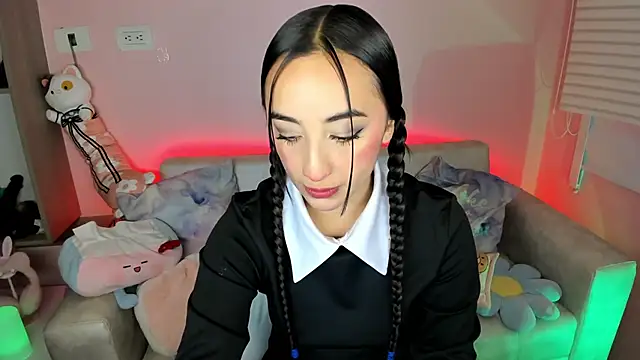 tinysara online show from May 9, 4:34 pm