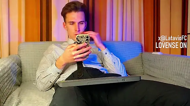 Midnighter  online show from November 14, 3:22 pm