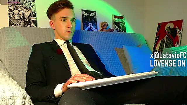 Snapshot of Midnighter_ chatting on May 4, 8:27 pm Midnighter online show from May 4, 8:27 pm