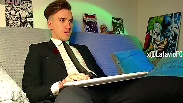 Snapshot of Midnighter_ chatting on May 13, 11:11 pm Midnighter online show from May 13, 11:11 pm