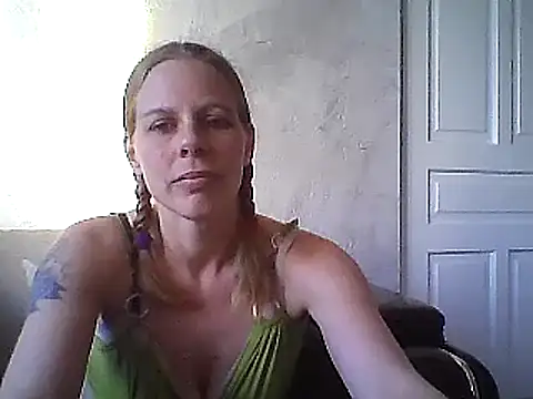 WildScorpio86 online show from March 2, 2:43 pm