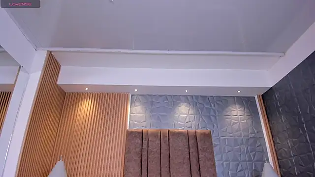 charlottewhitte online show from November 7, 1:11 pm