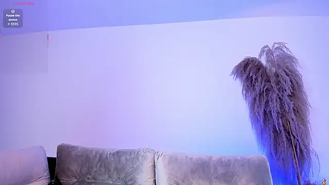 charlottewhitte online show from November 30, 1:15 pm