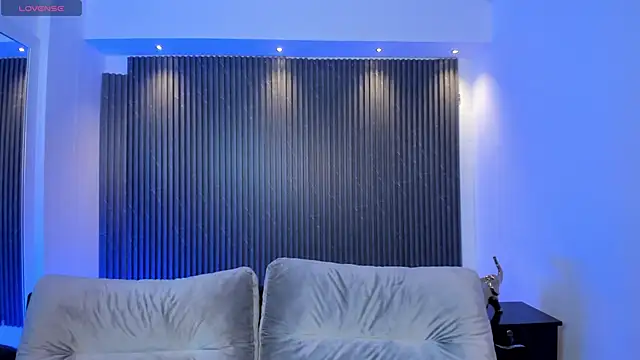 charlottewhitte online show from December 1, 12:54 pm