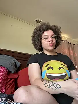 QueenNuttCollector online show from February 4, 3:51 pm