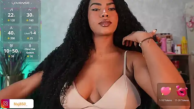 HOTBLACKANDWHITE2 online show from February 19, 8:38 pm