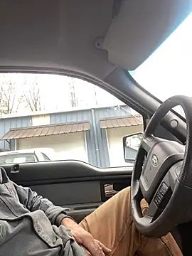 Snapshot of Themechanic420 chatting on December 4, 6:50 pm Themechanic420 online show from December 4, 6:50 pm