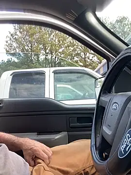 Snapshot of Themechanic420 chatting on February 4, 6:38 pm Themechanic420 online show from February 4, 6:38 pm