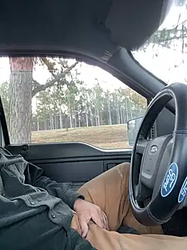 Snapshot of Themechanic420 chatting on February 26, 12:47 pm Themechanic420 online show from February 26, 12:47 pm