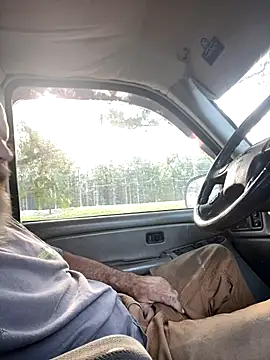 Snapshot of Themechanic420 chatting on October 1, 1:39 pm Themechanic420 online show from October 1, 1:39 pm