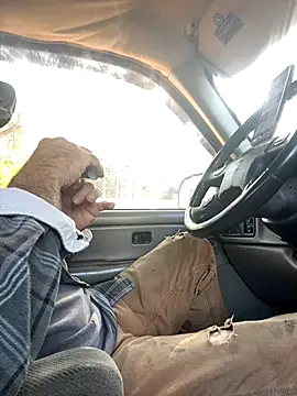 Snapshot of Themechanic420 chatting on October 28, 2:31 pm Themechanic420 online show from October 28, 2:31 pm