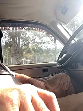 Snapshot of Themechanic420 chatting on November 19, 5:46 pm Themechanic420 online show from November 19, 5:46 pm