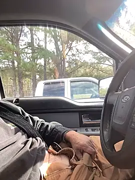 Snapshot of Themechanic420 chatting on November 26, 5:25 pm Themechanic420 online show from November 26, 5:25 pm