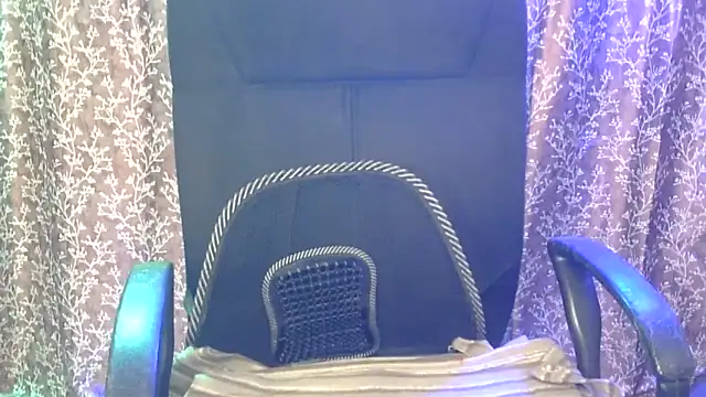 Snapshot of iam-moni2 chatting on October 7, 2:31 am iam-moni2 online show from October 7, 2:31 am