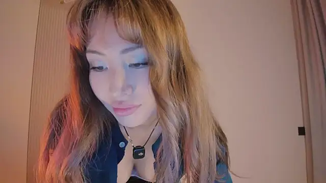 Snapshot of kawaii_mia chatting on March 22, 3:48 pm kawaii mia online show from March 22, 3:48 pm