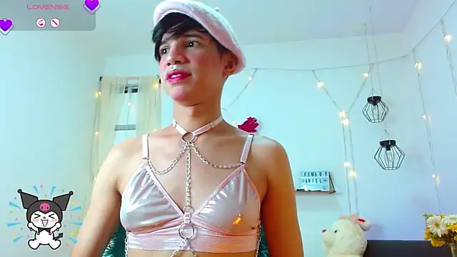 Snapshot of Ariel_Femboy_ chatting on December 21, 3:14 am Ariel Femboy  online show from December 21, 3:14 am