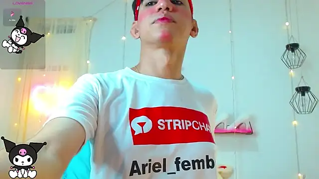 Snapshot of Ariel_Femboy_ chatting on February 23, 3:35 am Ariel Femboy  online show from February 23, 3:35 am