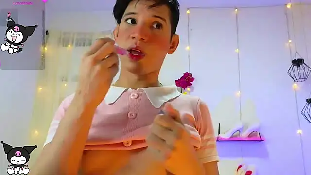 Snapshot of Ariel_Femboy_ chatting on March 4, 4:27 am Ariel Femboy  online show from March 4, 4:27 am