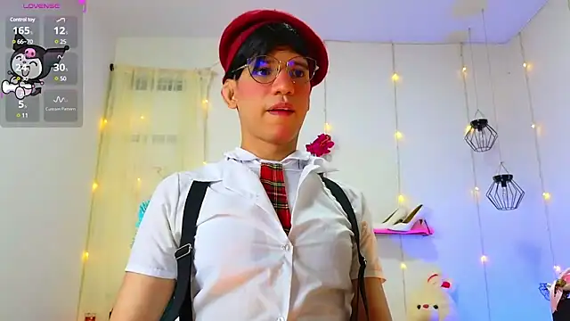 Snapshot of Ariel_Femboy_ chatting on March 8, 4:01 am Ariel Femboy  online show from March 8, 4:01 am