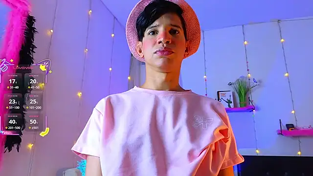 Snapshot of Ariel_Femboy_ chatting on September 14, 2:33 am Ariel Femboy  online show from September 14, 2:33 am