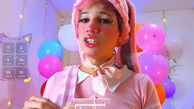 Snapshot of Ariel_Femboy_ chatting on September 24, 12:47 am Ariel Femboy  online show from September 24, 12:47 am