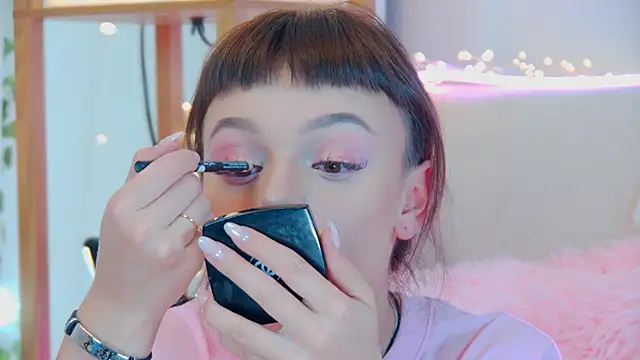 ElisabethDavis online show from September 17, 3:24 pm