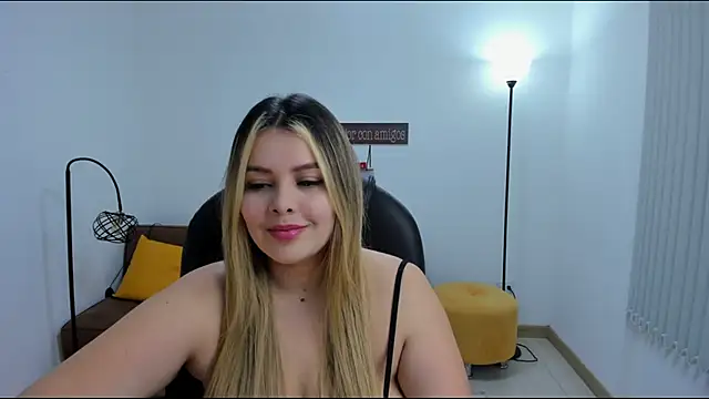 camiilaa1 online show from February 9, 4:04 am