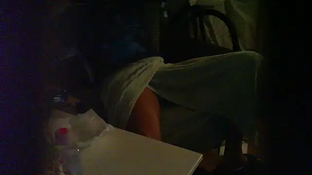 Snapshot of TallThickD chatting on February 7, 1:31 am TallThickD online show from February 7, 1:31 am