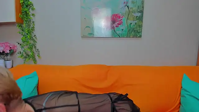 iamyourdream89 online show from May 17, 10:44 am