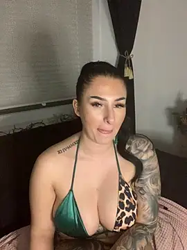 Mia-Bremer online show from March 6, 12:00 am