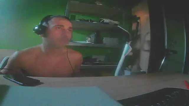 Snapshot of capoloveu chatting on March 3, 3:20 pm capoloveu online show from March 3, 3:20 pm