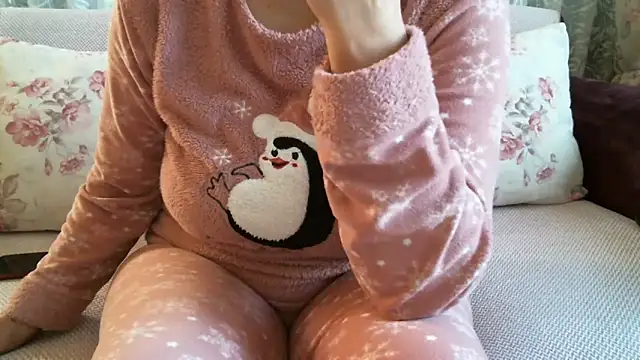 mysteriouscouple001 online show from January 18, 9:13 am