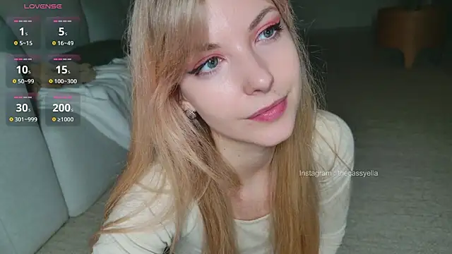 Snapshot of Cassycum chatting on March 4, 10:05 pm Cassycum online show from March 4, 10:05 pm
