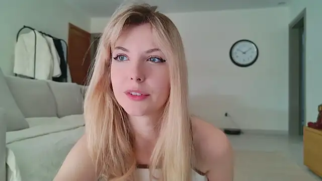 Snapshot of Cassycum chatting on March 14, 2:08 pm Cassycum online show from March 14, 2:08 pm