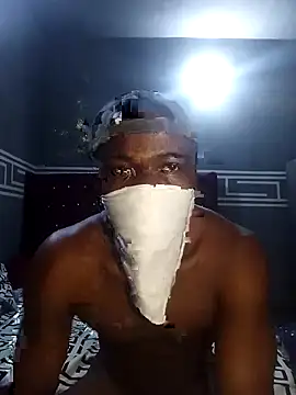 Snapshot of lil_lov chatting on February 14, 5:37 am lil lov online show from February 14, 5:37 am