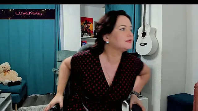 Snapshot of Katniss_K chatting on January 19, 2:17 pm Katniss K online show from January 19, 2:17 pm