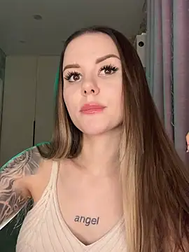 Snapshot of Alina_Vibe_Me chatting on February 25, 11:47 pm Alina Vibe Me online show from February 25, 11:47 pm