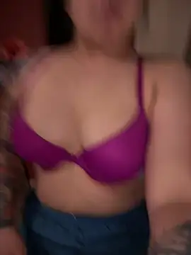 kimmiakiss22 online show from January 19, 6:09 am
