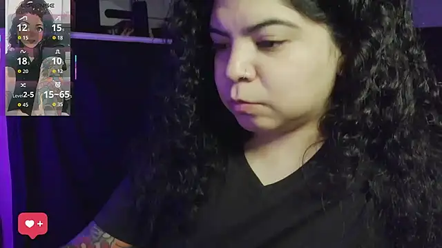 kimmiakiss22 online show from April 26, 1:36 am