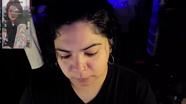 kimmiakiss22 online show from May 11, 3:23 am